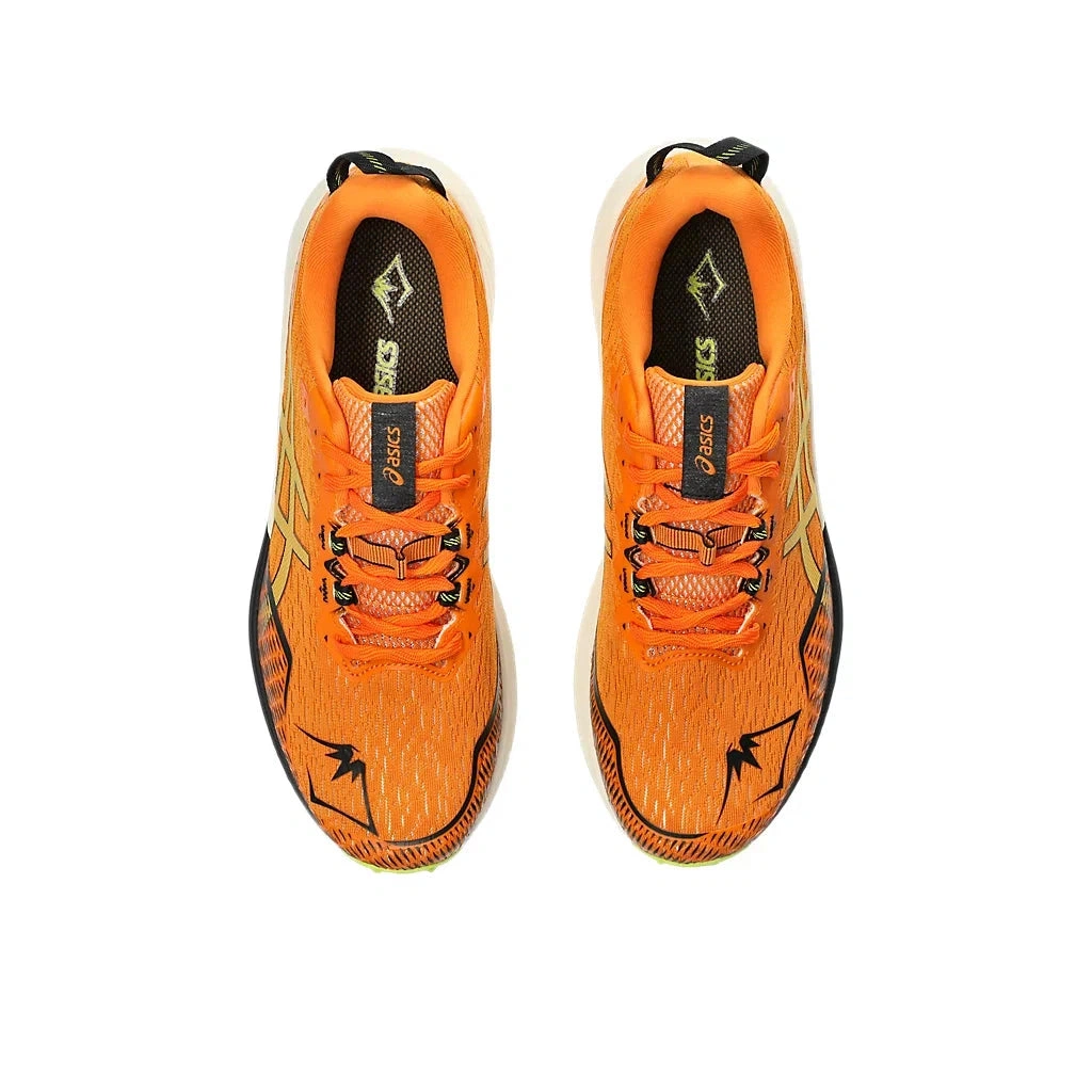 Asics Fuji Lite 4 : Orange vif, leadeur du trail, prêt pour l'aventure.